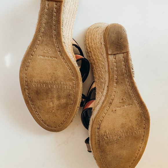 Burberry platform, leather and tartan straps. - Picture 2 of 2